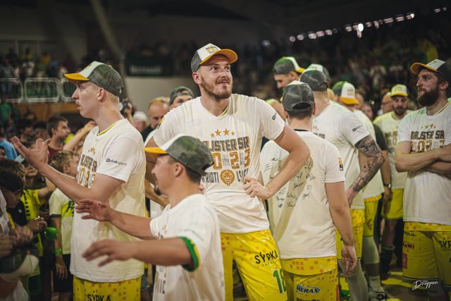 Majstrovské tričko, šiltovka a šál v predaji!